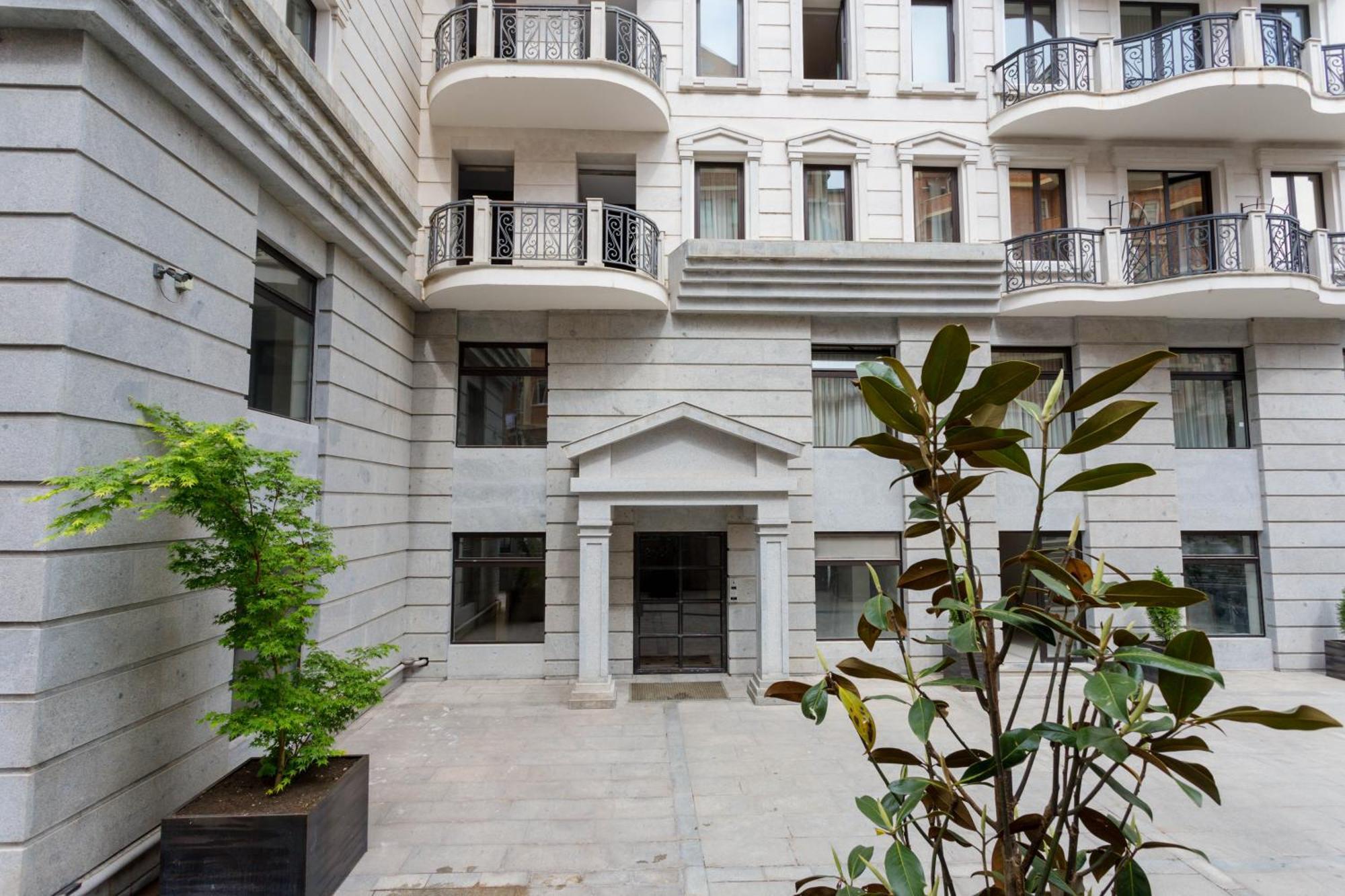 The Grand Apartment Lll Тбилиси Экстерьер фото