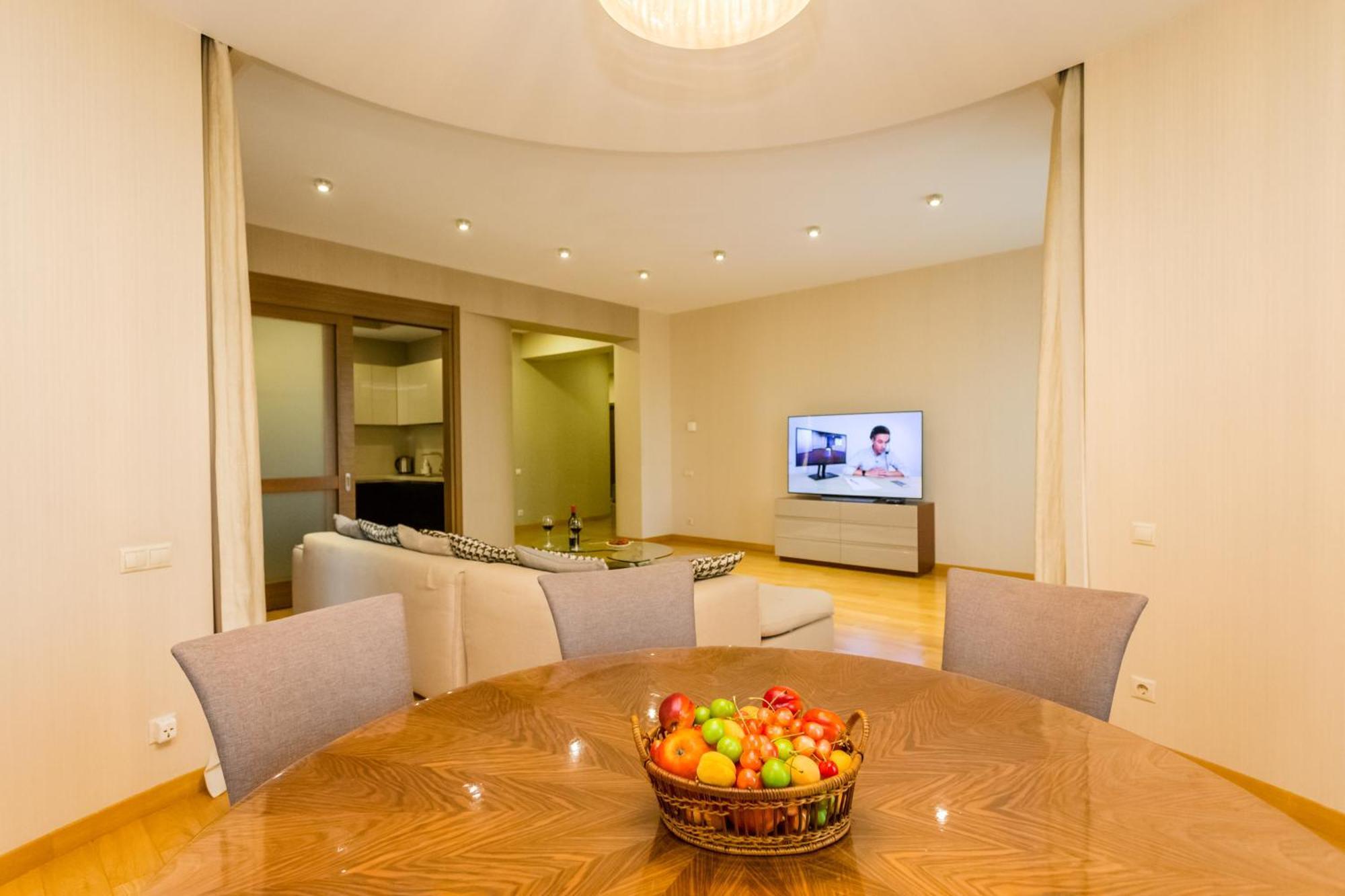The Grand Apartment Lll Тбилиси Экстерьер фото