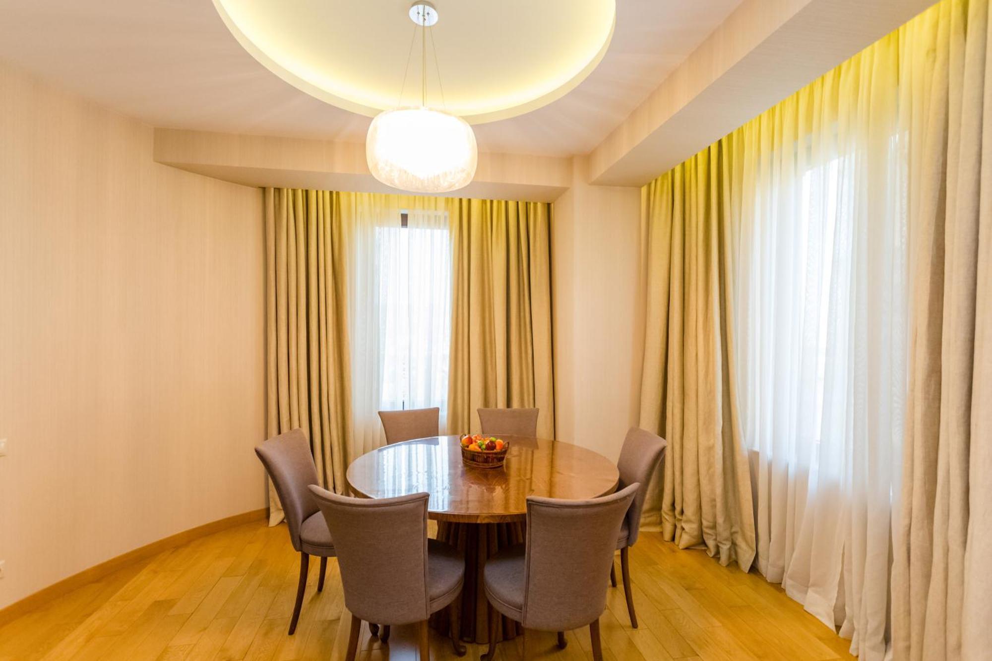 The Grand Apartment Lll Тбилиси Экстерьер фото